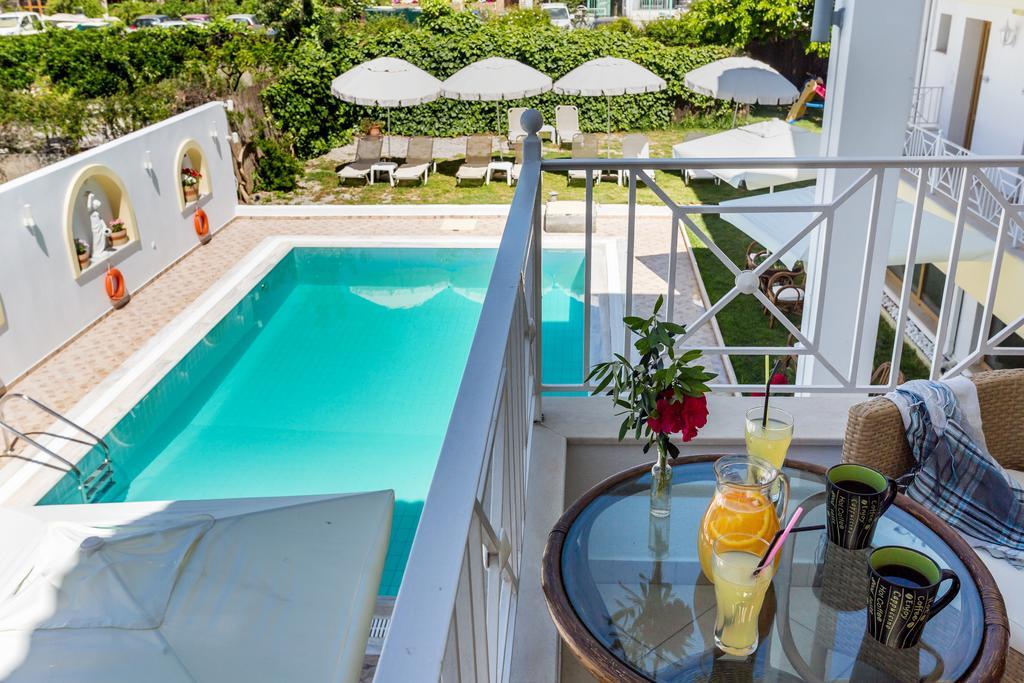 Ritsa Studios Skiathos Town Bagian luar foto