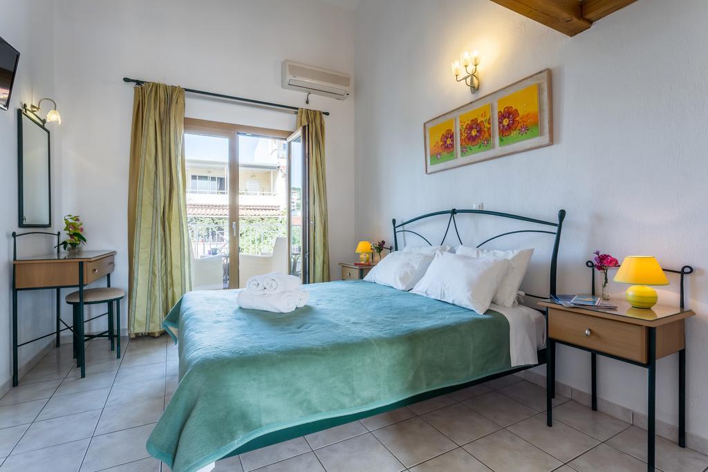 Ritsa Studios Skiathos Town Bagian luar foto