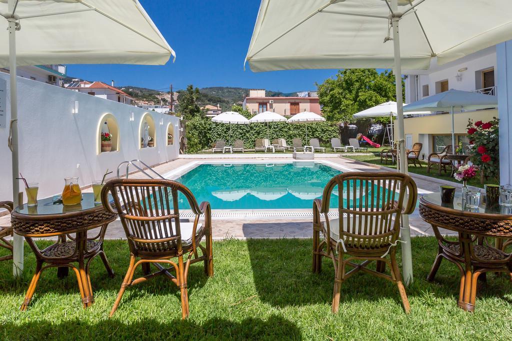Ritsa Studios Skiathos Town Bagian luar foto