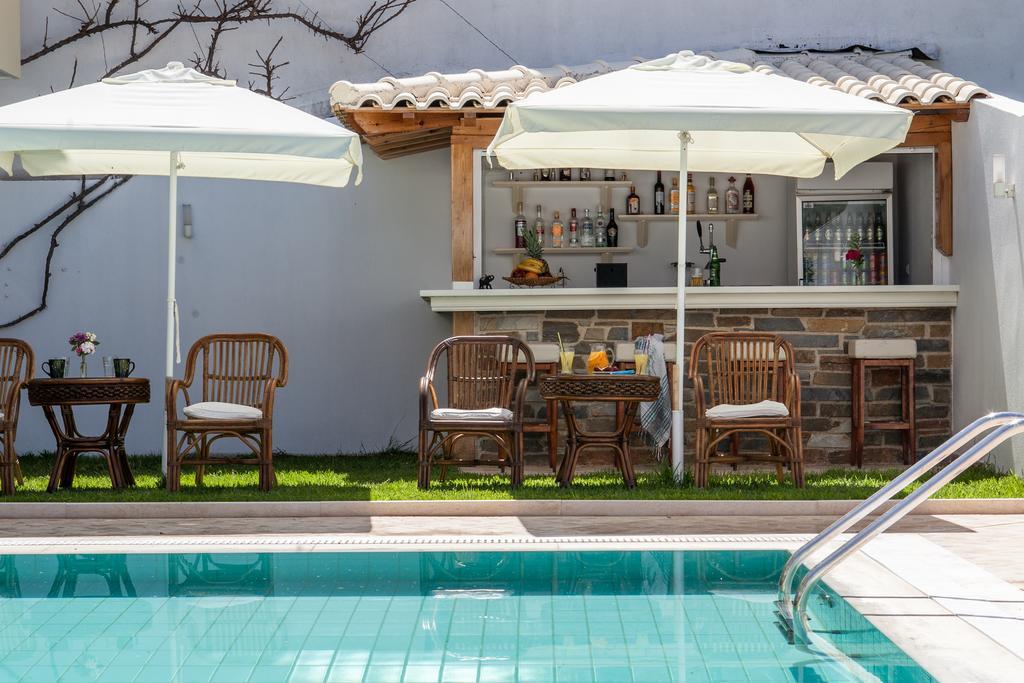 Ritsa Studios Skiathos Town Bagian luar foto