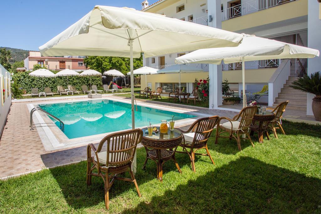 Ritsa Studios Skiathos Town Bagian luar foto